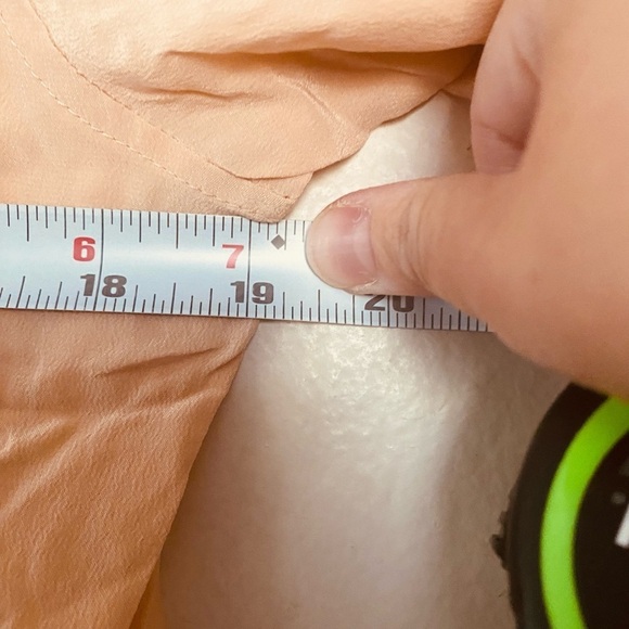 Everlane The Clean Silk Nude Pink Button Down Shirt Blouse Women’s Size Small - Picture 10 of 11